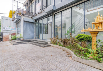 233 Sqm Retail Space For Rent - Chakto Mukh, Phnom Penh thumbnail