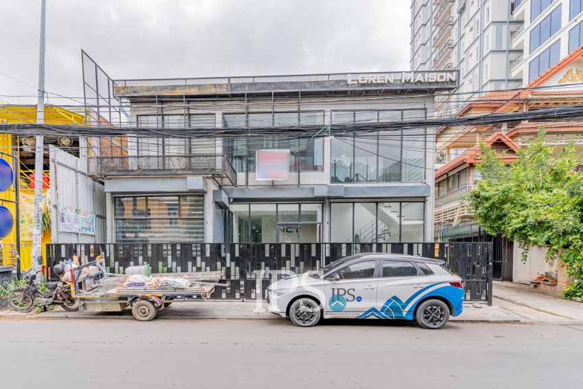 233 Sqm Retail Space For Rent - Chakto Mukh, Phnom Penh