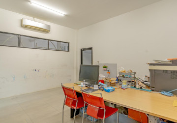 233 Sqm Retail Space For Rent - Chakto Mukh, Phnom Penh thumbnail