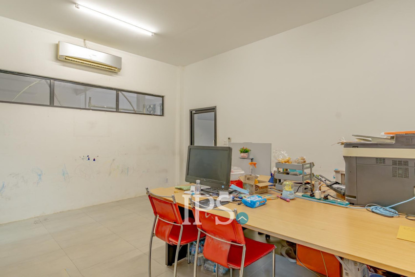 233 Sqm Retail Space For Rent - Chakto Mukh, Phnom Penh