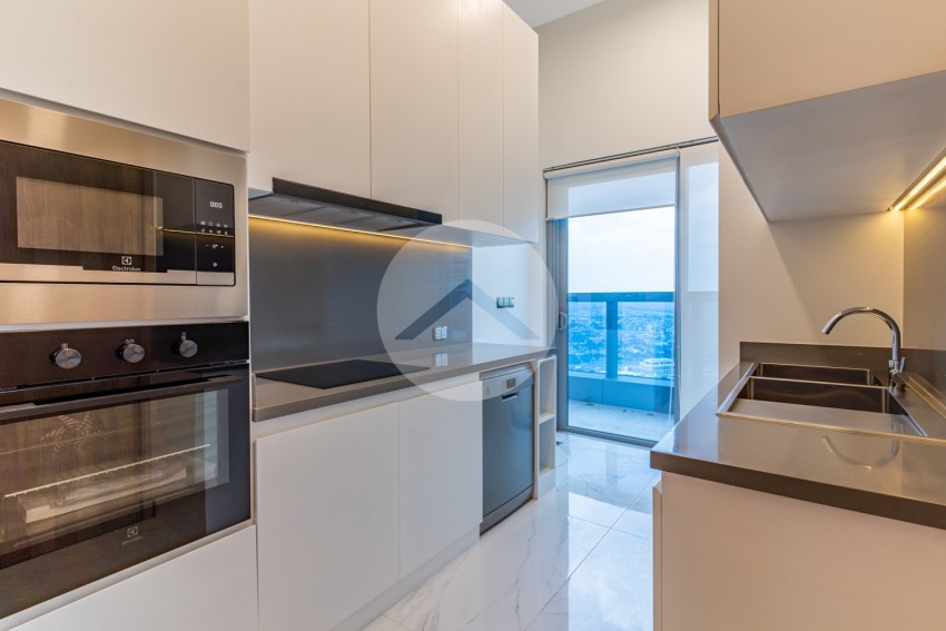 4 Bedroom Condo For Rent - Tonle Bassac, Phnom Penh