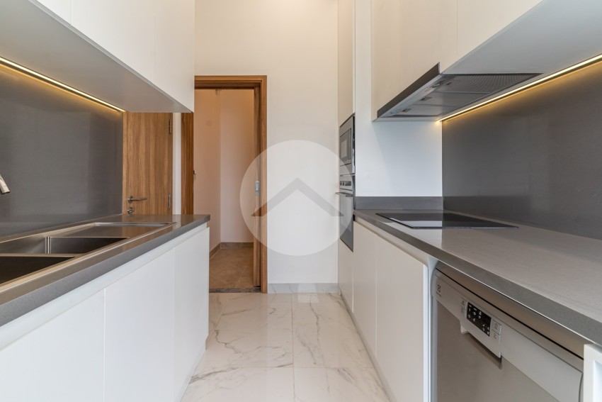 4 Bedroom Condo For Rent - Tonle Bassac, Phnom Penh