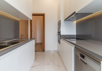 4 Bedroom Condo For Rent - Tonle Bassac, Phnom Penh thumbnail