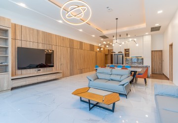 4 Bedroom Condo For Rent - Tonle Bassac, Phnom Penh thumbnail