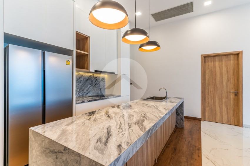 4 Bedroom Condo For Rent - Tonle Bassac, Phnom Penh