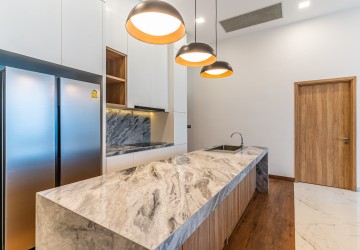 4 Bedroom Condo For Rent - Tonle Bassac, Phnom Penh thumbnail
