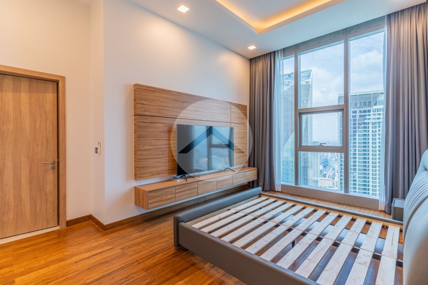 4 Bedroom Condo For Rent - Tonle Bassac, Phnom Penh