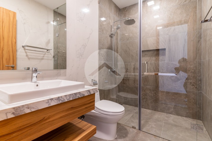4 Bedroom Condo For Rent - Tonle Bassac, Phnom Penh