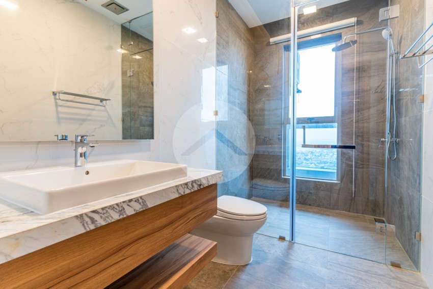 4 Bedroom Condo For Rent - Tonle Bassac, Phnom Penh