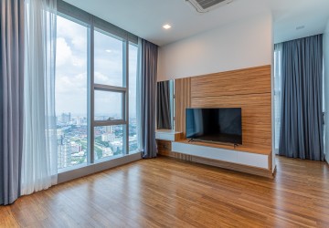 4 Bedroom Condo For Rent - Tonle Bassac, Phnom Penh thumbnail