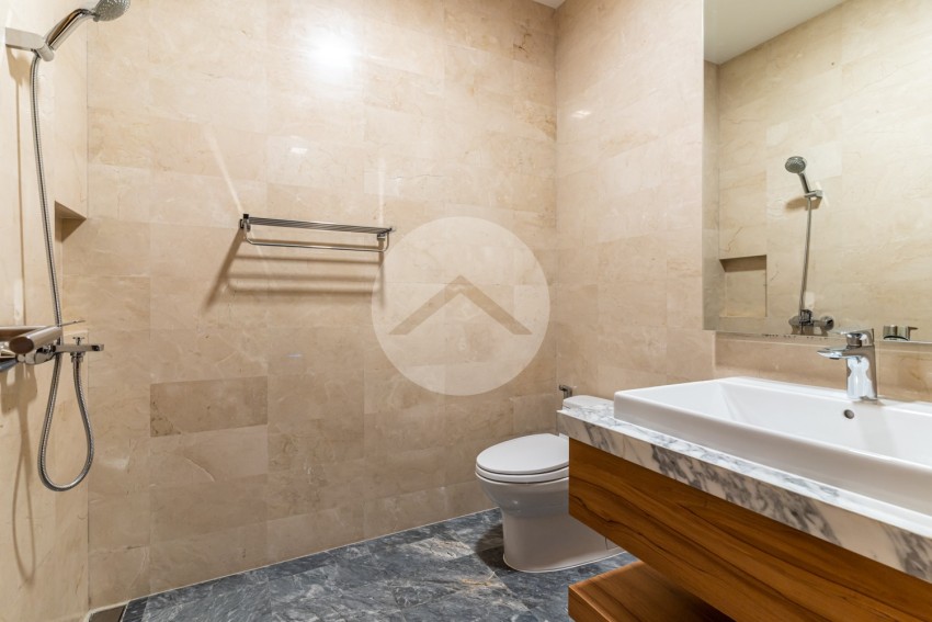 4 Bedroom Condo For Rent - Tonle Bassac, Phnom Penh