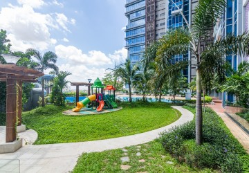4 Bedroom Condo For Rent - Tonle Bassac, Phnom Penh thumbnail