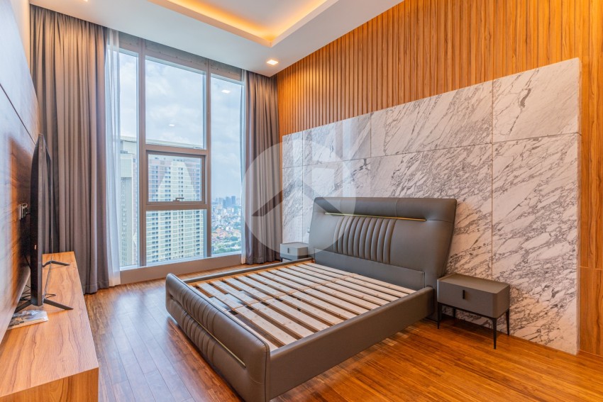 4 Bedroom Condo For Rent - Tonle Bassac, Phnom Penh