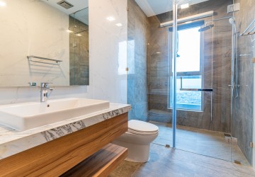 4 Bedroom Condo For Rent - Tonle Bassac, Phnom Penh thumbnail