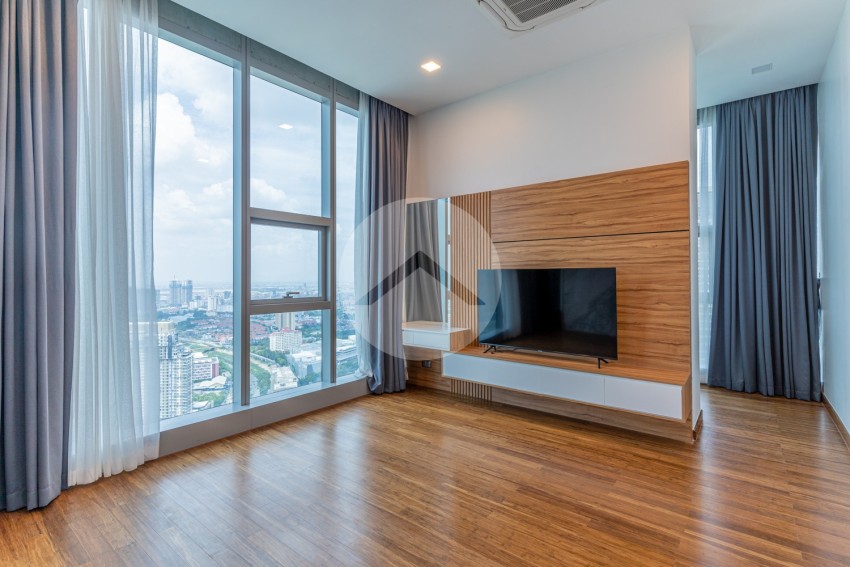 4 Bedroom Condo For Rent - Tonle Bassac, Phnom Penh