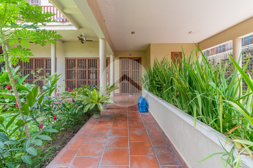 5 Bedroom Villa For Rent - BKK3, Phnom Penh