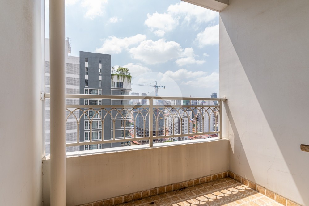 16th Floor 2 Bedroom Condo For Sale - DeCastle Royal, BKK1, Phnom Penh - Image 12