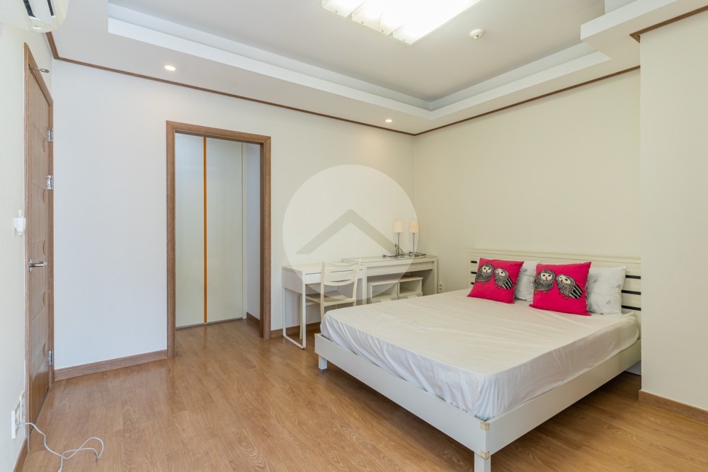 16th Floor 2 Bedroom Condo For Sale - DeCastle Royal, BKK1, Phnom Penh - Image 10