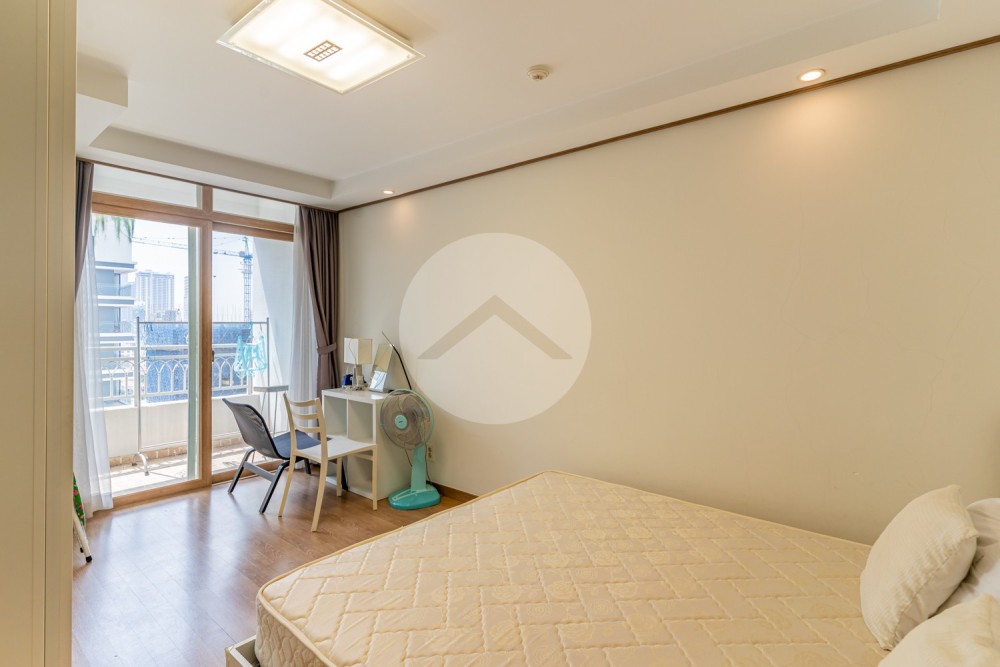 16th Floor 2 Bedroom Condo For Sale - DeCastle Royal, BKK1, Phnom Penh - Image 7