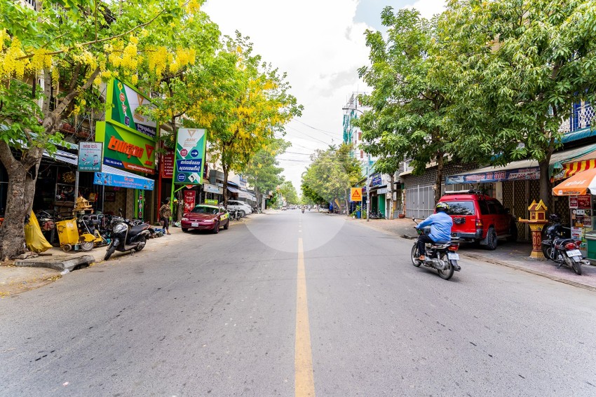 3 Storey Flat For Sale - Toul Tum Poung 2, Phnom Penh