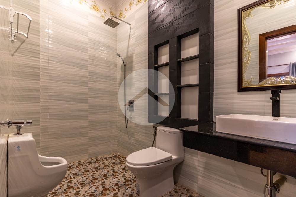 2 Bedroom Serviced Apartment For Rent - BKK3, Phnom Penh - Image 9