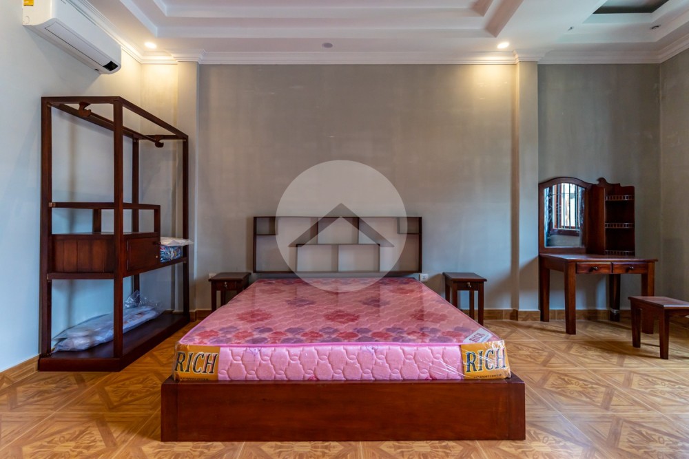 2 Bedroom Serviced Apartment For Rent - BKK3, Phnom Penh - Image 8