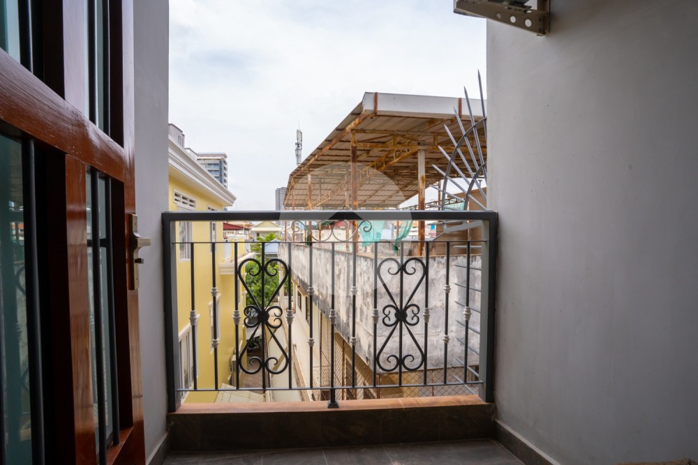 2 Bedroom Serviced Apartment For Rent - BKK3, Phnom Penh - Image 13