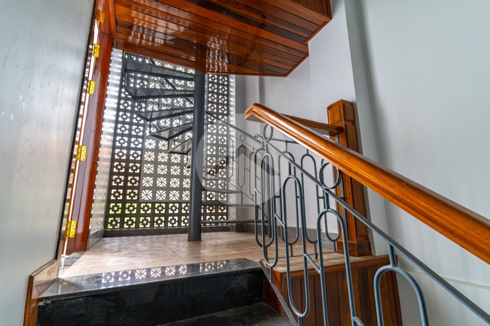 2 Bedroom Serviced Apartment For Rent - BKK3, Phnom Penh - Image 17