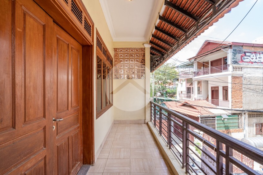 4 Bedroom Townhouse For Sale - Tonle Bassac, Phnom Penh