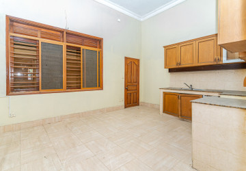 4 Bedroom Townhouse For Sale - Tonle Bassac, Phnom Penh photo 6