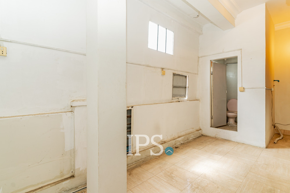 4 Bedroom Townhouse For Sale - Tonle Bassac, Phnom Penh - Image 16 4 Bedroom Townhouse For Sale - Tonle Bassac, Phnom Penh - Image 16
