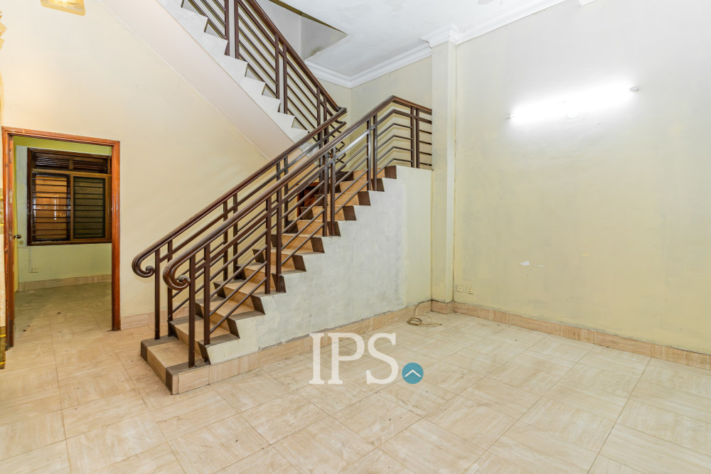 4 Bedroom Townhouse For Sale - Tonle Bassac, Phnom Penh - Image 2 4 Bedroom Townhouse For Sale - Tonle Bassac, Phnom Penh - Image 2