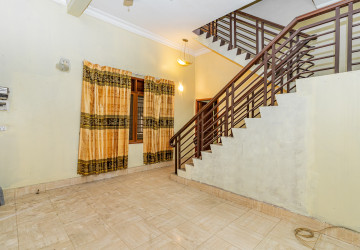 4 Bedroom Townhouse For Sale - Tonle Bassac, Phnom Penh - Image 4