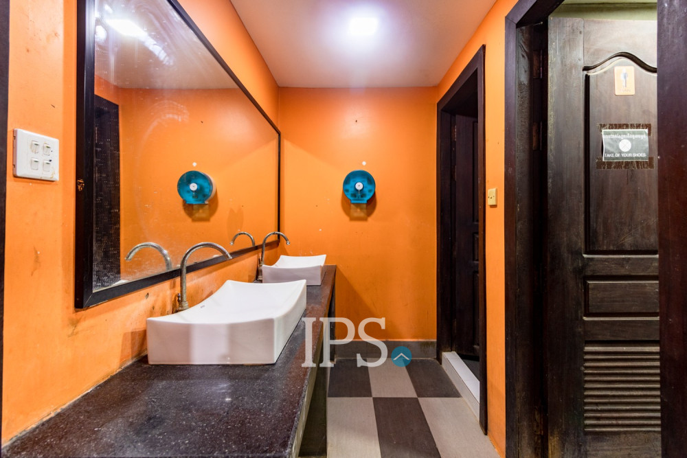 8 Bedroom Commercial Building For Rent - Svay Dangkum, Siem Reap - Image 14
