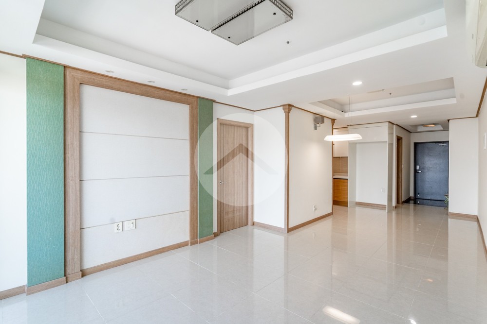 13th Floor 1 Bedroom Condo For Sale - De Castle Royal, BKK1, Phnom Penh - Image 2 13th Floor 1 Bedroom Condo For Sale - De Castle Royal, BKK1, Phnom Penh - Image 2