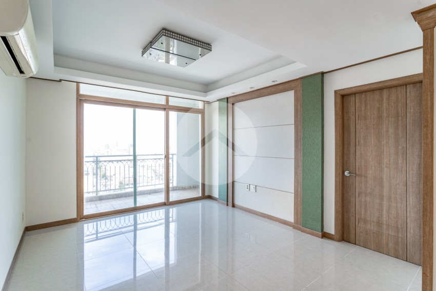 13th Floor 1 Bedroom Condo For Sale - De Castle Royal, BKK1, Phnom Penh