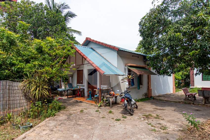 3 House Compound For Rent - Svay Dangkum, Siem Reap