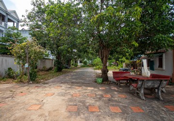 3 House Compound For Rent - Svay Dangkum, Siem Reap thumbnail