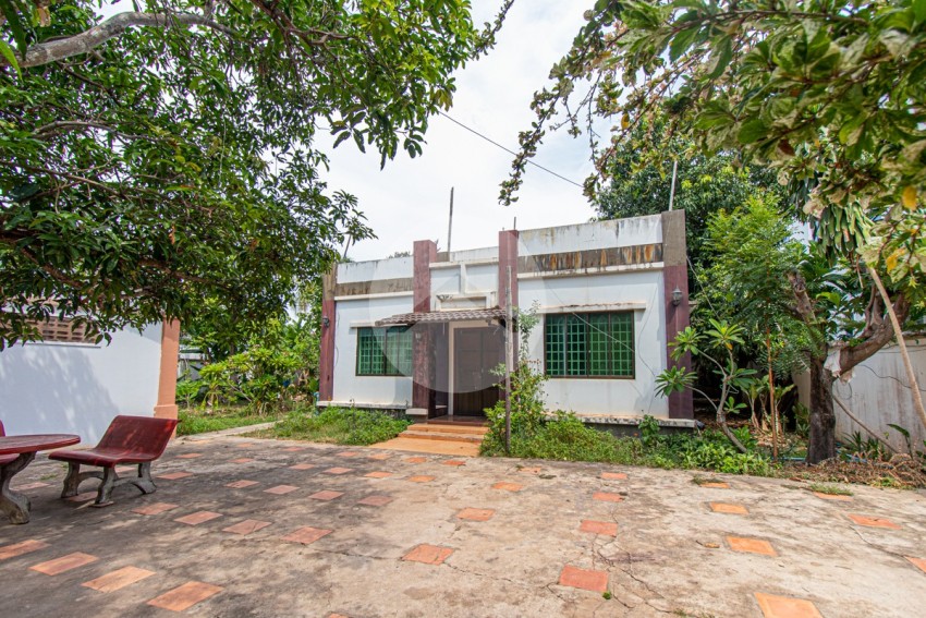 3 House Compound For Rent - Svay Dangkum, Siem Reap