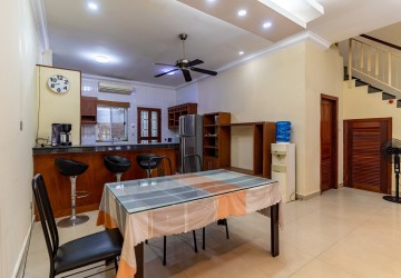 3 Bedroom Link House For Rent - Tonle Bassac, Phnom Penh thumbnail