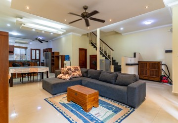 3 Bedroom Link House For Rent - Tonle Bassac, Phnom Penh thumbnail