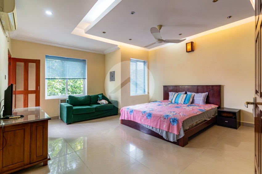 3 Bedroom Link House For Rent - Tonle Bassac, Phnom Penh