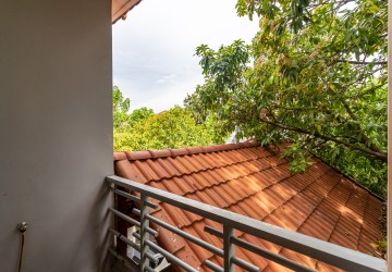 3 Bedroom Link House For Rent - Tonle Bassac, Phnom Penh thumbnail