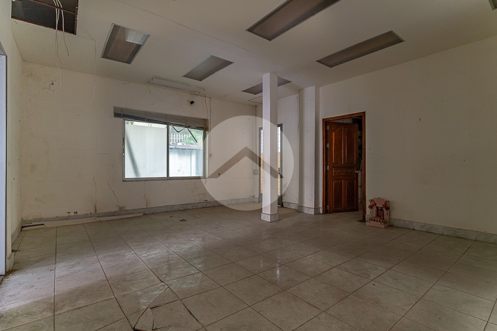 724 Sqm Commercial Villa For Rent - Beoung Raing, Phnom Penh - Image 4