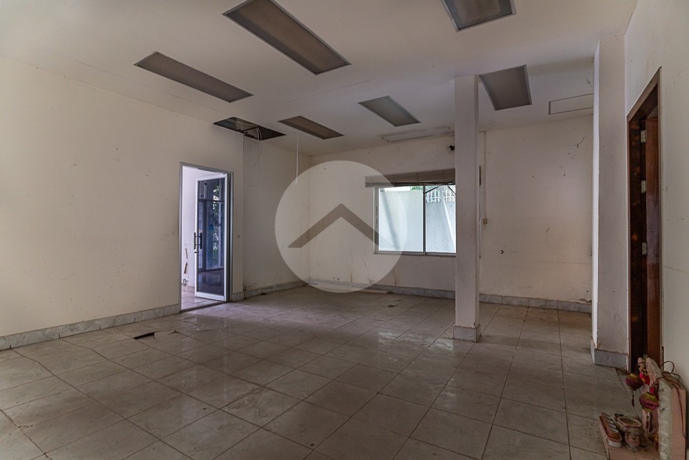 724 Sqm Commercial Villa For Rent - Beoung Raing, Phnom Penh - Image 3