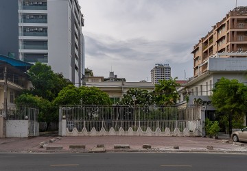 724 Sqm Commercial Villa For Rent - Beoung Raing, Phnom Penh thumbnail