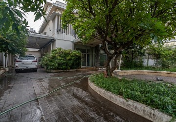 724 Sqm Commercial Villa For Rent - Beoung Raing, Phnom Penh thumbnail