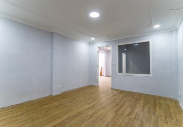 270 Sqm Commercial Space For Rent - Phsar Thmei 3, Phnom Penh thumbnail