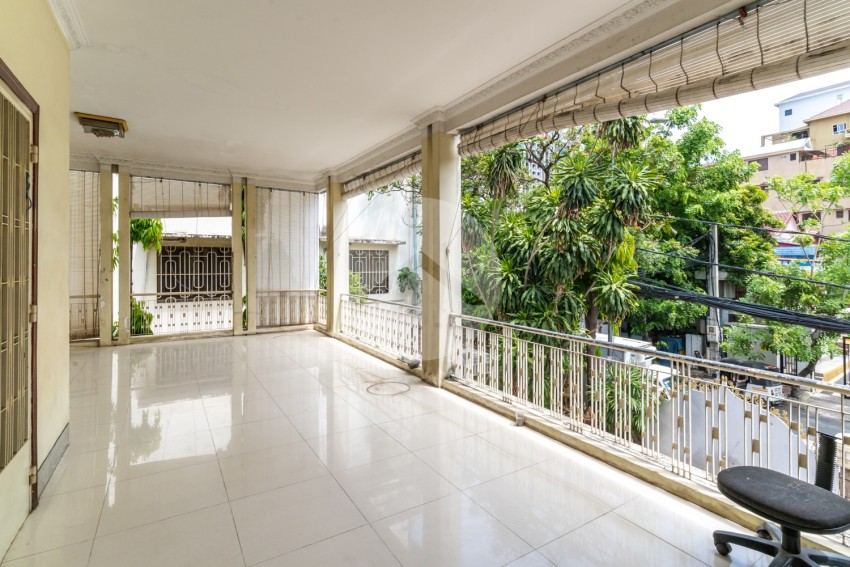 6 Bedroom Commercial Villa For Rent - BKK1, Phnom Penh