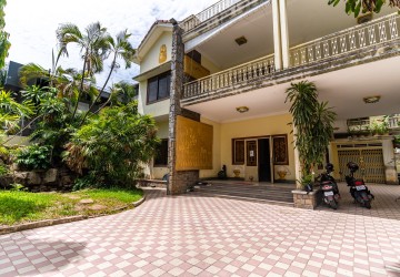 6 Bedroom Commercial Villa For Rent - BKK1, Phnom Penh thumbnail